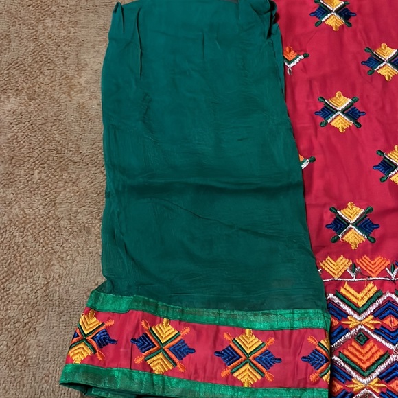 Readymade Indian Salwar Kameez - Picture 3 of 7